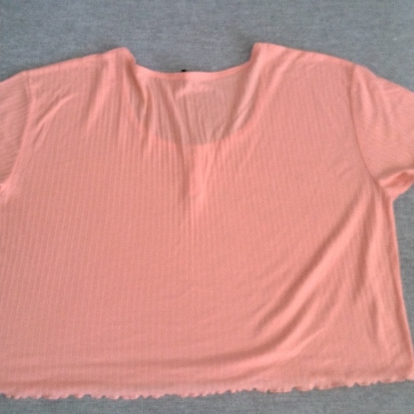 Crop top shirt and two wide leg pants!!!! - Picture 2 of 6